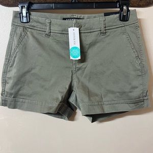 Liverpool brand Los Angeles…Johnny short… Size 4…Olive color